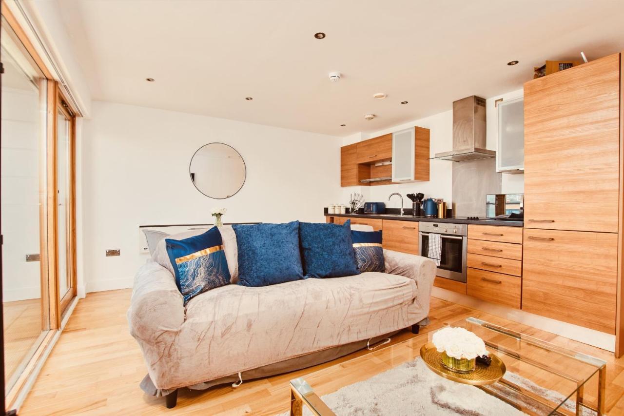 King Deluxe City Apt Large Space& Free Parking! No Balcony Leeds  Exterior foto