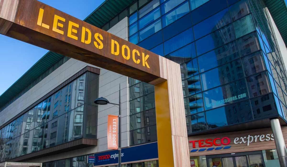 King Deluxe City Apt Large Space& Free Parking! No Balcony Leeds  Exterior foto