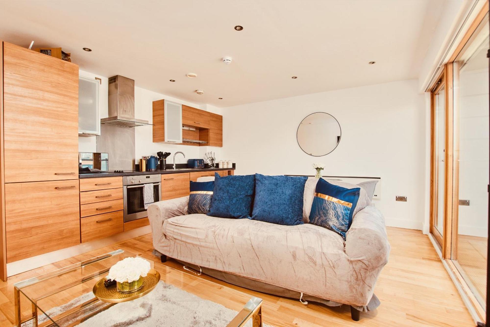 King Deluxe City Apt Large Space& Free Parking! No Balcony Leeds  Exterior foto