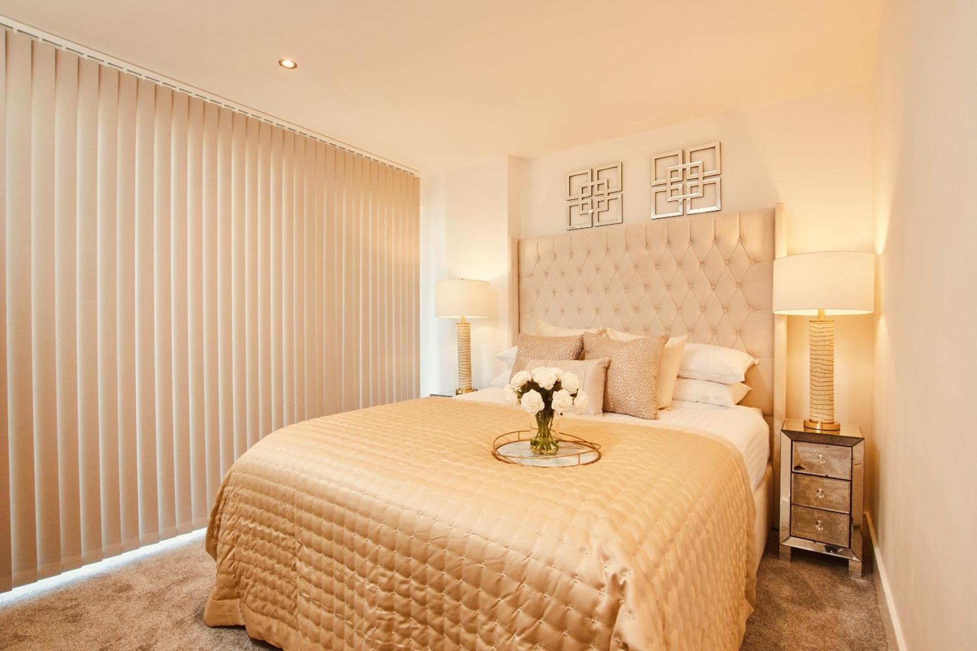 King Deluxe City Apt Large Space& Free Parking! No Balcony Leeds  Exterior foto