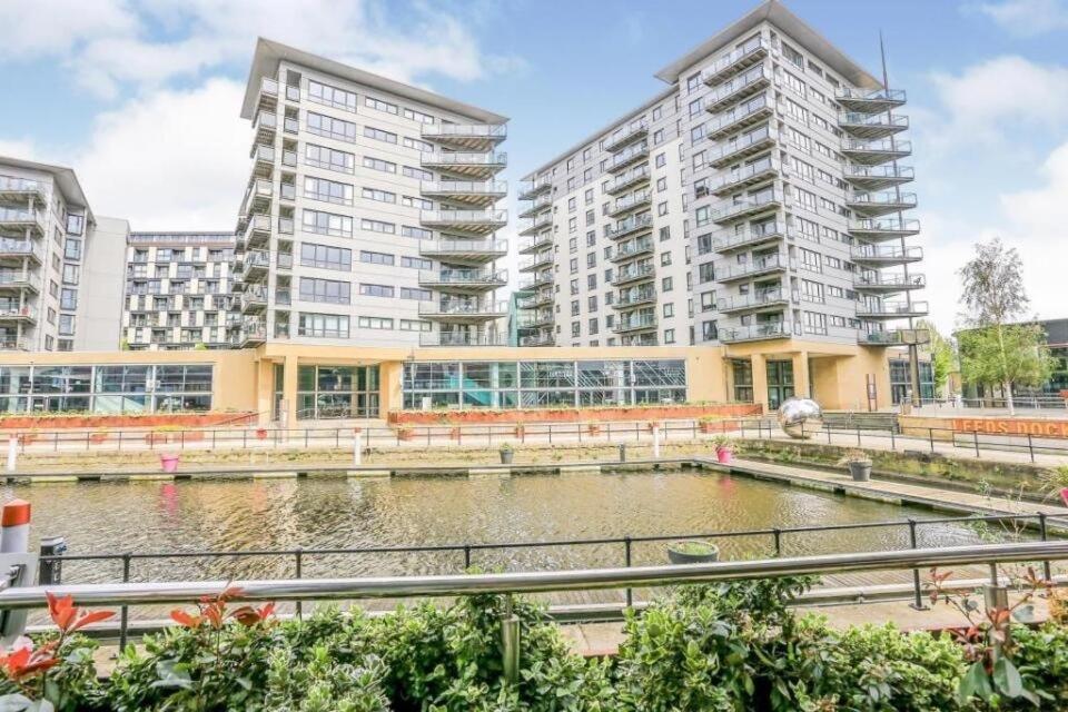 King Deluxe City Apt Large Space& Free Parking! No Balcony Leeds  Exterior foto